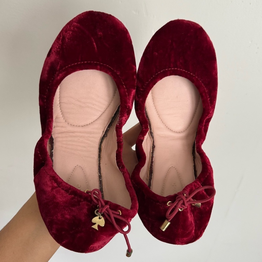 Kate Spade New York Women's Globe Bordeaux Crushed Velvet Ballet Flats, Size 7 - Picture 1 of 6